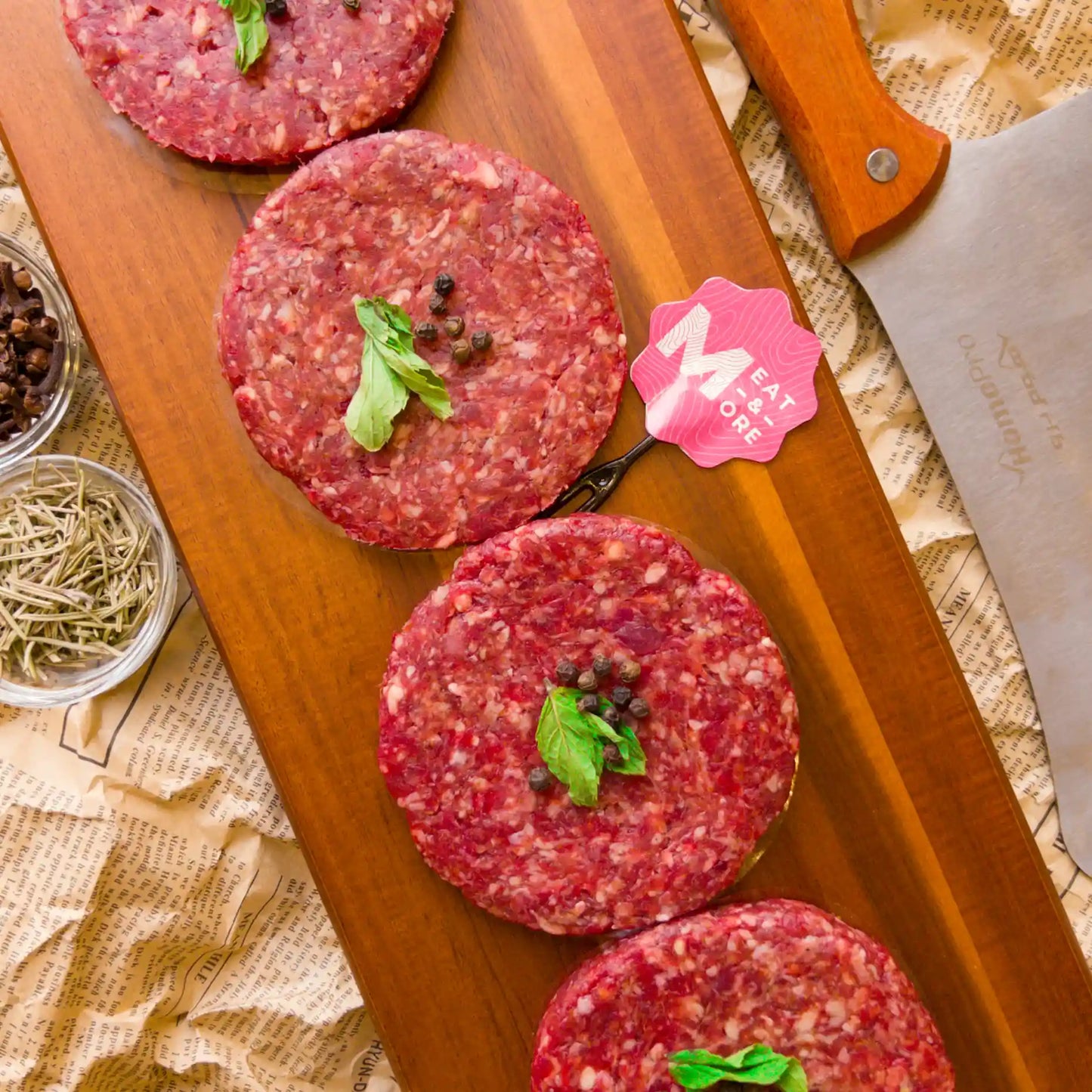 برغر بقري - شراء لحوم طازجة في الرياض - أفضل ملحمة في الدمام - توصيل اللحوم الطازجة في الخبر - طلب لحوم عجل طازجة في الظهران - Meat and More