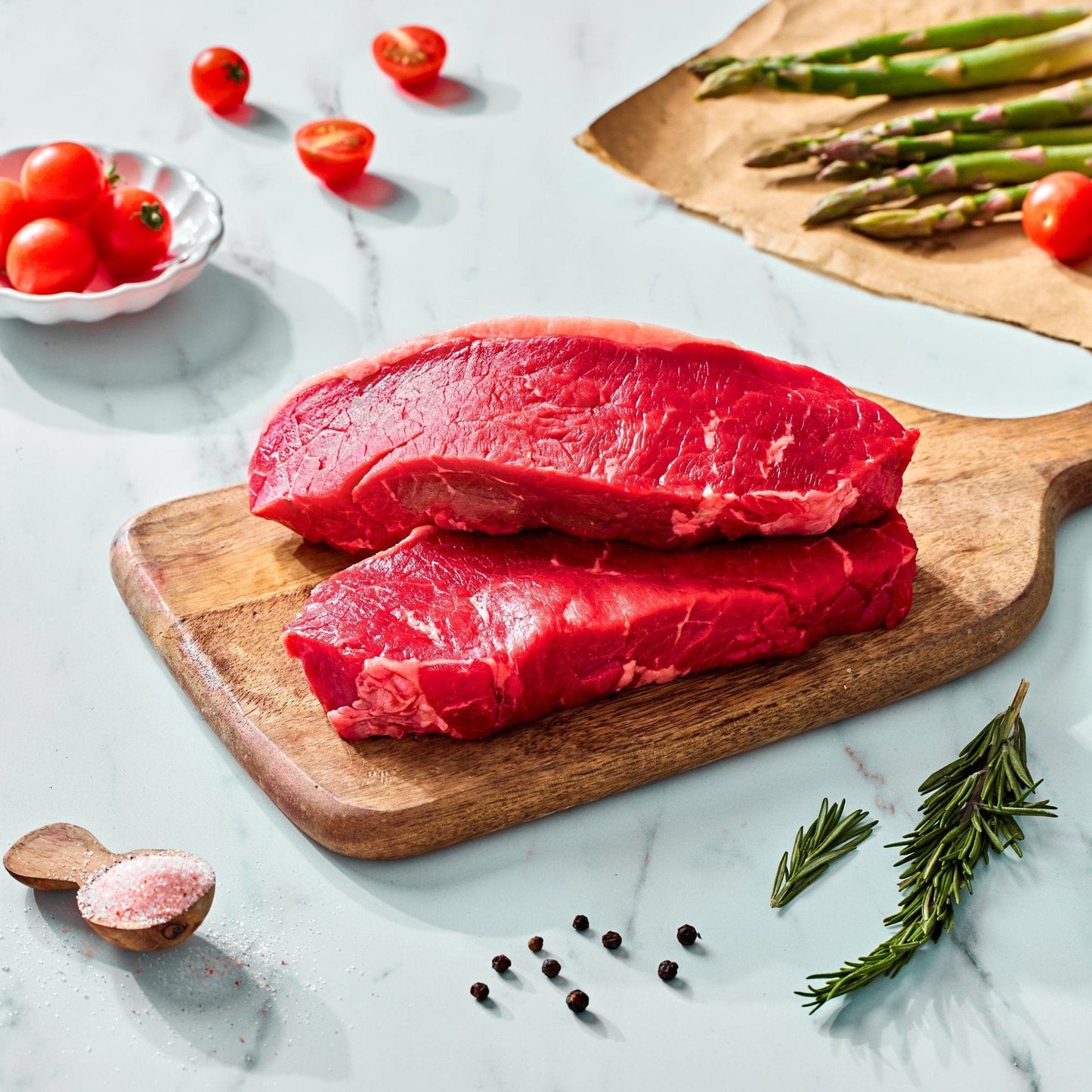 ستريبلوين ستيك - شراء لحوم طازجة في الرياض - أفضل ملحمة في الدمام - توصيل اللحوم الطازجة في الخبر - طلب لحوم عجل طازجة في الظهران - Meat and More-Beef striploin roast – fresh, chilled, ready to cook- Sliced striploin roast with herb crust