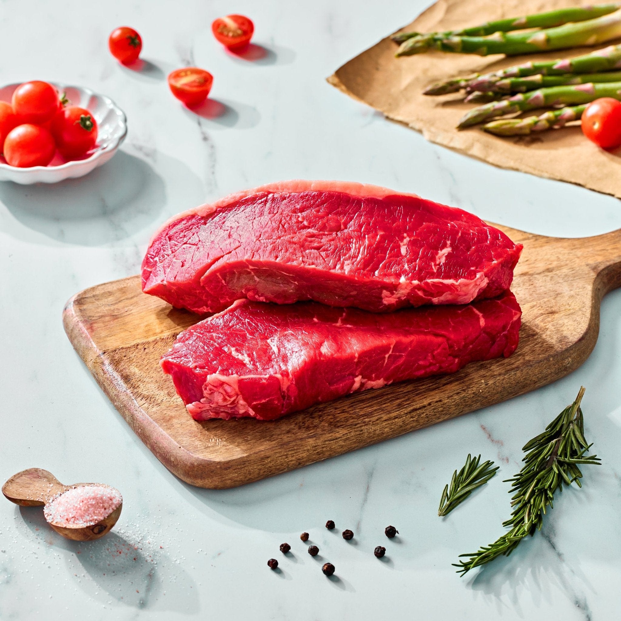 ستريبلوين ستيك - شراء لحوم طازجة في الرياض - أفضل ملحمة في الدمام - توصيل اللحوم الطازجة في الخبر - طلب لحوم عجل طازجة في الظهران - Meat and More-Beef striploin roast – fresh, chilled, ready to cook- Sliced striploin roast with herb crust